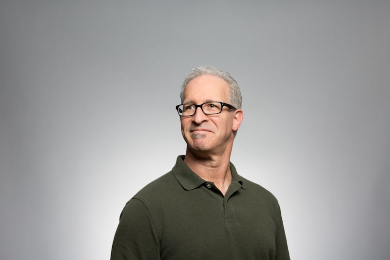 Portrait of Spreeholic instructor Robert Kaminski, day trading coach